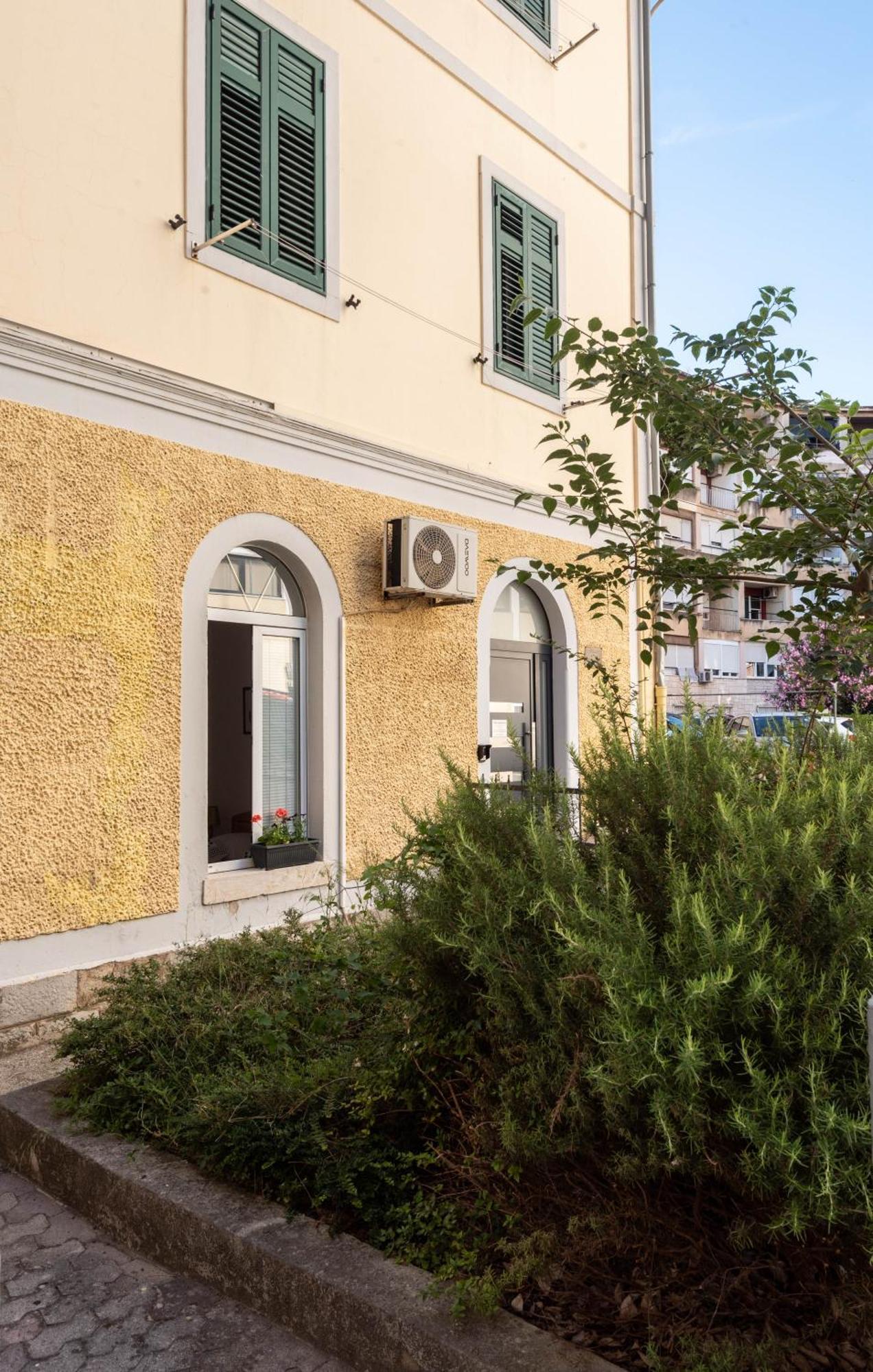 Apartman Kata Lägenhet Split Exteriör bild